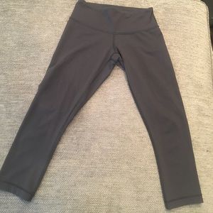 Women’s cropped lululemon leggings